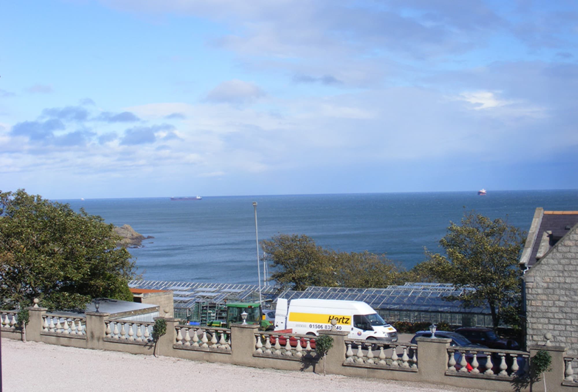 La vue sur la baie depuis une chambre vue mer